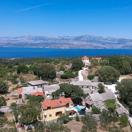 Villa Luxury With A Swimming Pool Skrip, Brac - 17350 *